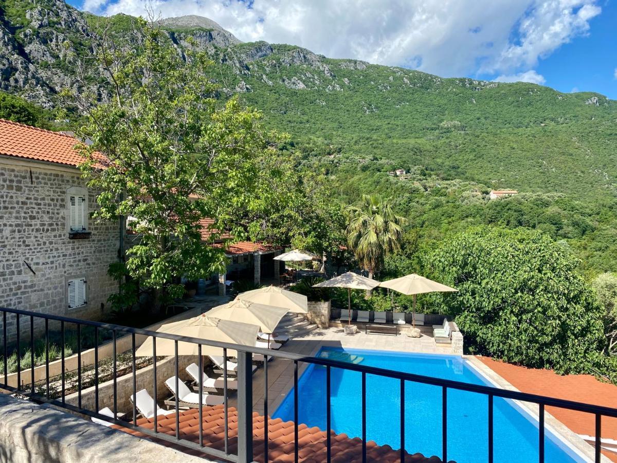 Hotel Malo Selo Herceg Novi Esterno foto