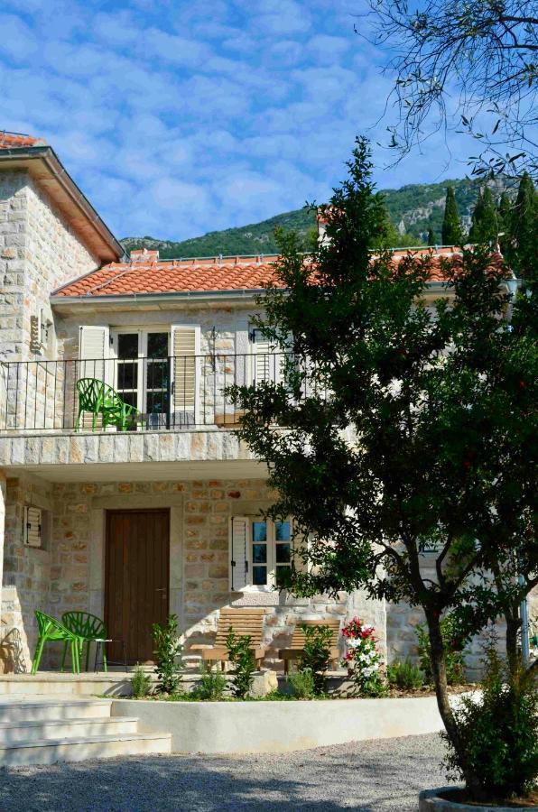 Hotel Malo Selo Herceg Novi Esterno foto