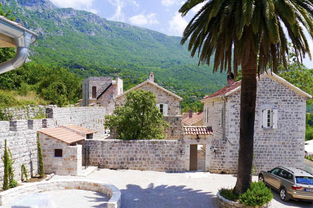 Hotel Malo Selo Herceg Novi Esterno foto